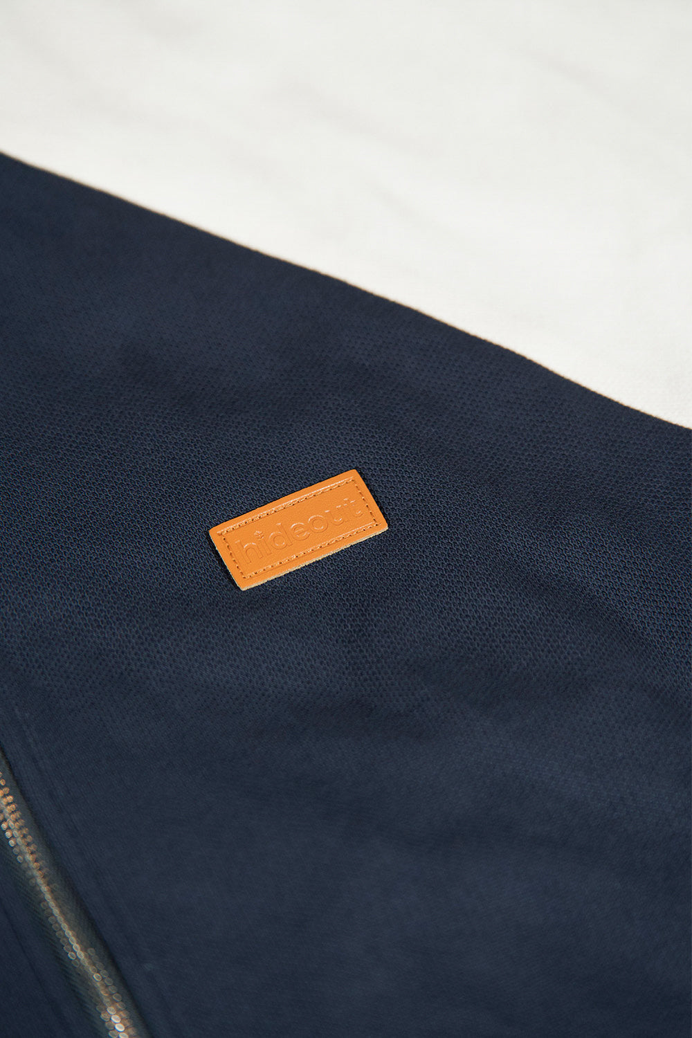 hideout x Maison Montagut California Jogging Set Navy-White