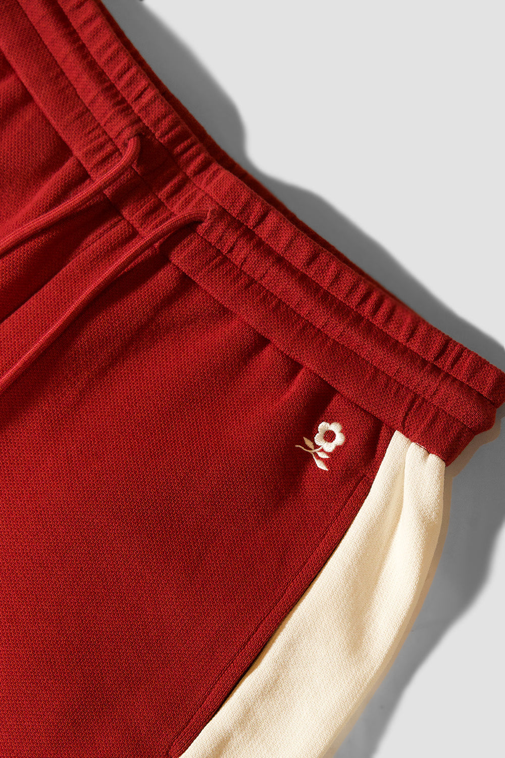 hideout x Maison Montagut California Jogging Set Red-White